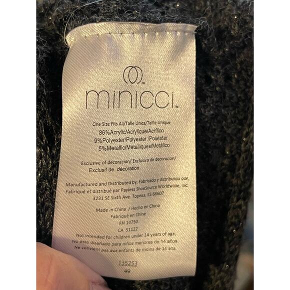 Minicci Women's Gray and Metallic Silver Threaded Infinity Scarf NWT - Picture 7 of 9